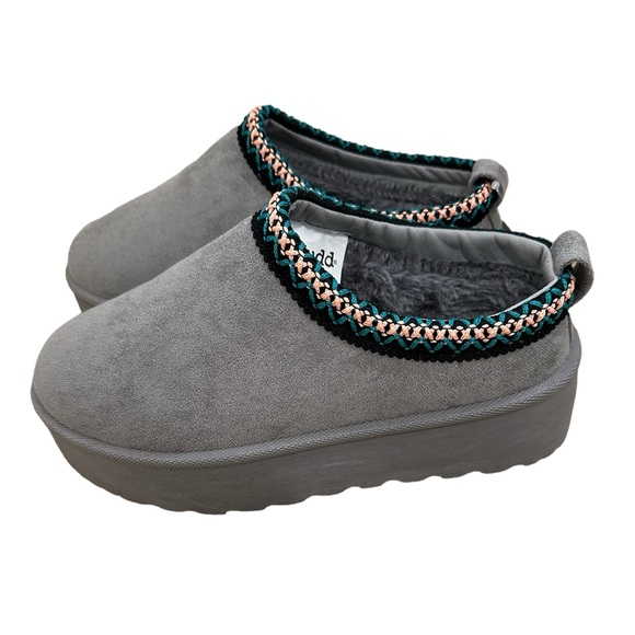 MUDD Fur Slippers - Picture 5 of 7